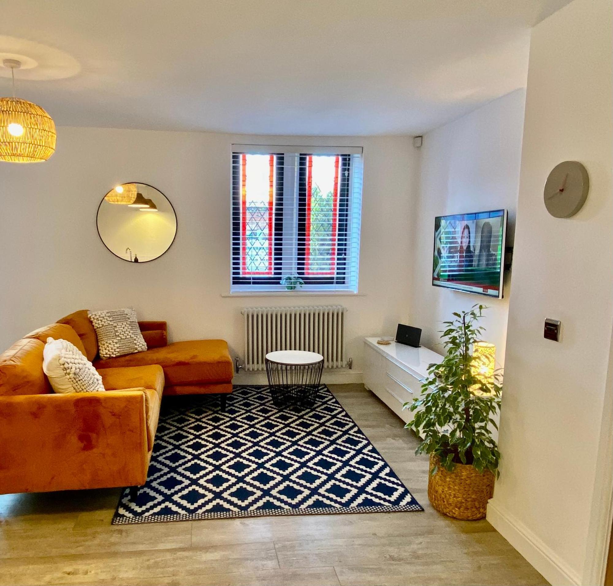 Boutique Chapel Apartment Within City Walls Chester Eksteriør bilde